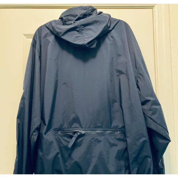 IZOD Windbreaker Men's Large Navy Blue Lightweight Coat - The Packable Jacket - Picture 7 of 7